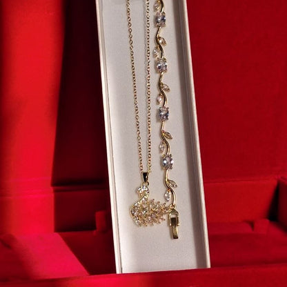 Colleier Swan and Bracelet Tulip